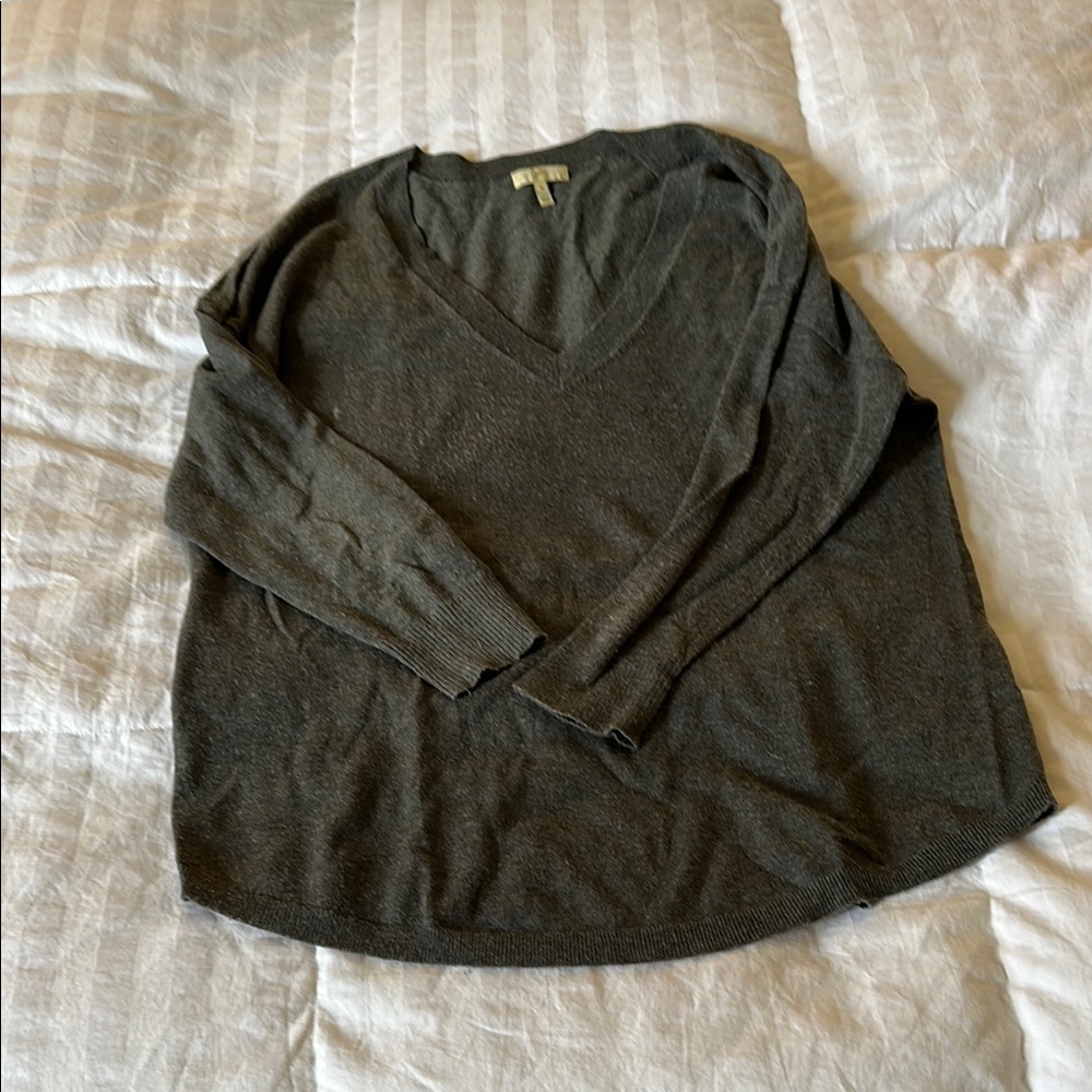 Joie Gray V-Neck Sweater Lightweight Knit